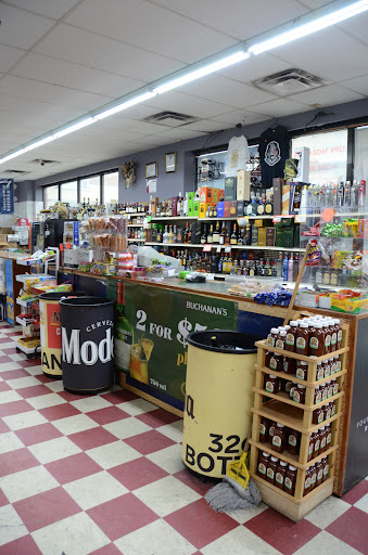 Carniceria y Licoreria El Torito