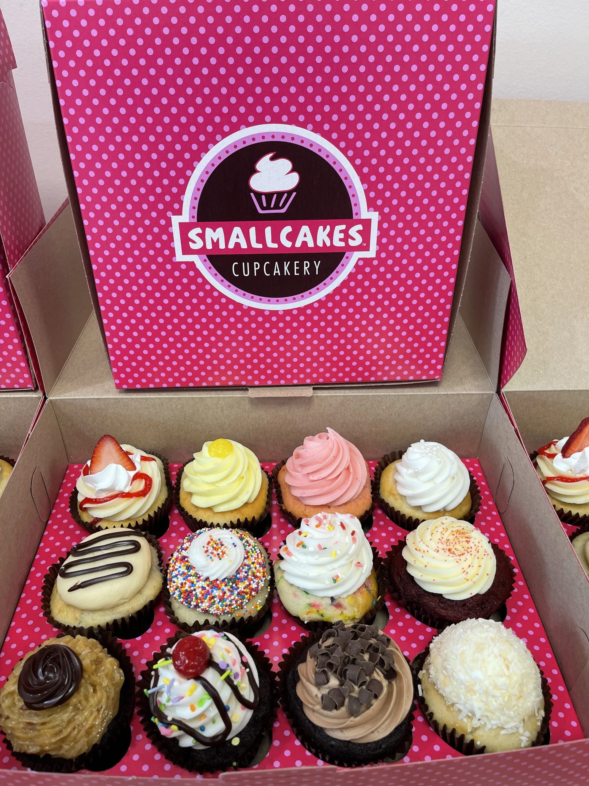 Smallcakes Cupcakery & Creamery: Deliciosos cupcakes artesanales y cremas irresistibles