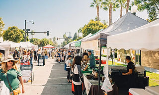 Mercado de Agricultores y Artesanos Locales en Orange – Productos Frescos y Artesanía