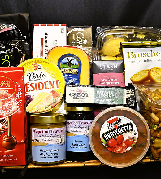 Gourmet Lovers: Foto de pareja saboreando exquisitos platos gourmet