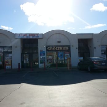 C & A Luxor Market: Mercado de Lujo con Productos Exclusivos y Diseño Elegante