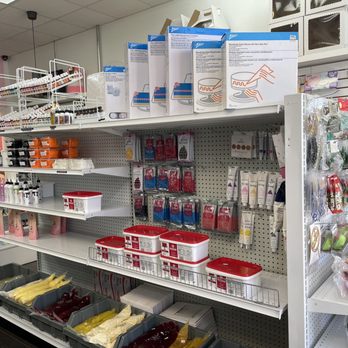 Delizious Cakes & Supplies – Pasteles, cupcakes y suministros de repostería