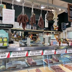 Tenares Deli Market – Mercado de alimentos frescos y delicias gastronómicas locales