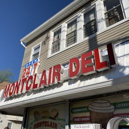 Montclair Deli: Deliciosos Sándwiches y Especialidades Gourmet en Imágenes
