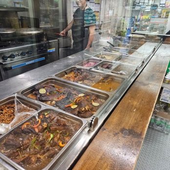 Perez Grocery & Deli – Tienda de Comestibles y Delicatessen con Productos Frescos