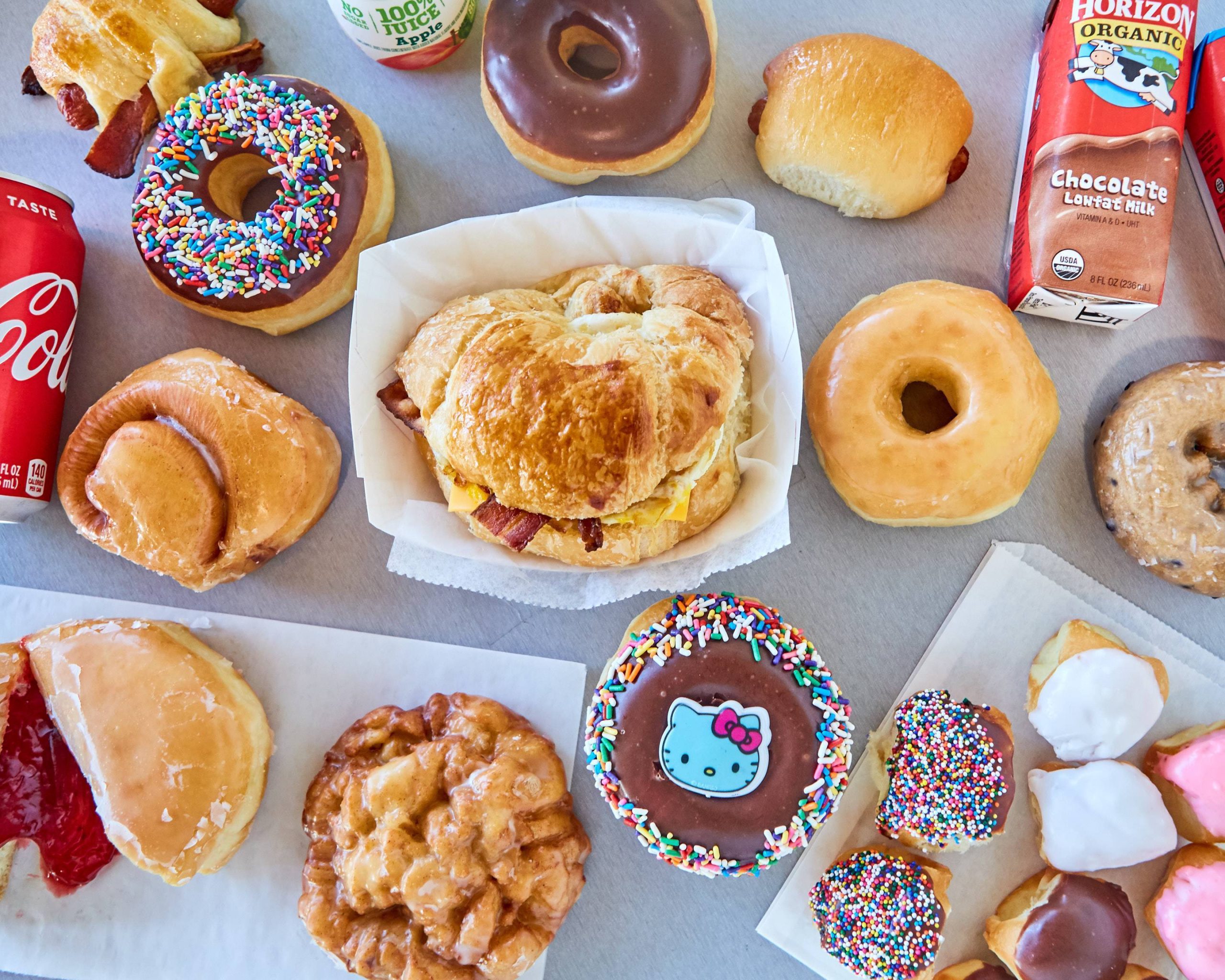 Donuts Baker’s Dozen en Riverside – Deliciosos 13 sabores para tu antojo