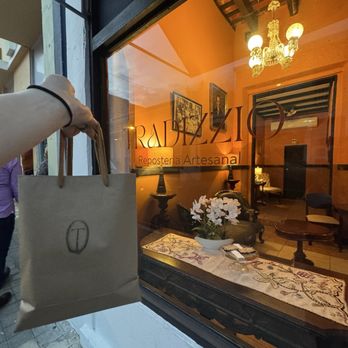 Tradizzio Repostería Artesanal: Tartas, Cupcakes y Pasteles Caseros de Alta Calidad