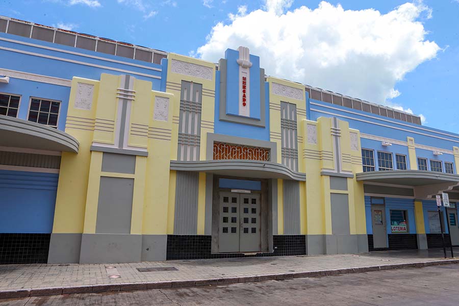 Plaza del Mercado Reina Isabel II – Vista panorámica, arquitectura histórica y ambiente vibrante