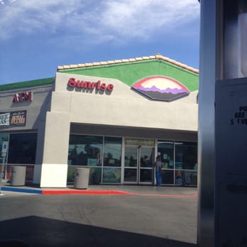 Sinclair Sunrise Food Mart: Tienda de Comida Rápida y Snacks Saludables