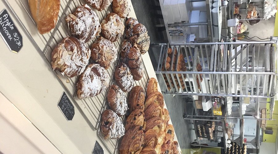 Delícias Gourmands: Panadería Francesa con Pasteles Gourmet y Bollería Artesanal