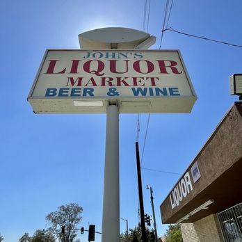 John’s Market & Liquor – Supermercado y Licorería con Ofertas de Alimentos y Bebidas