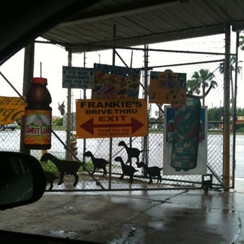 Frankie’s Drive Thru #2 – Foto del Food Truck de Comida Rápida al Servicio de Autos