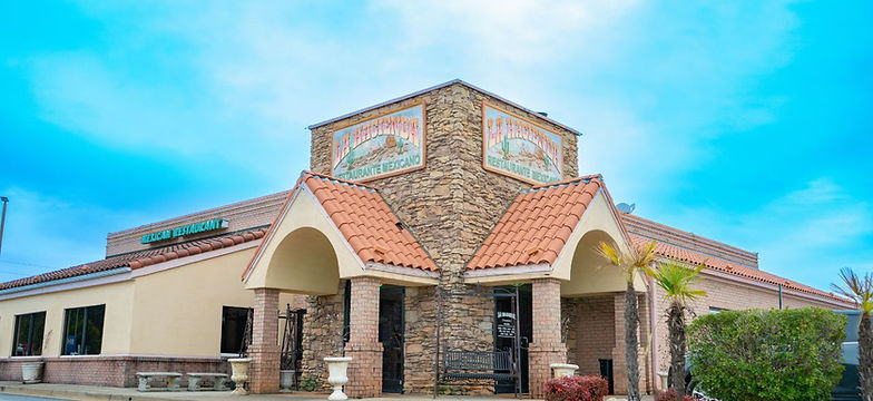 La Hacienda: arquitectura colonial, campos verdes y tradición mexicana – foto panorámica