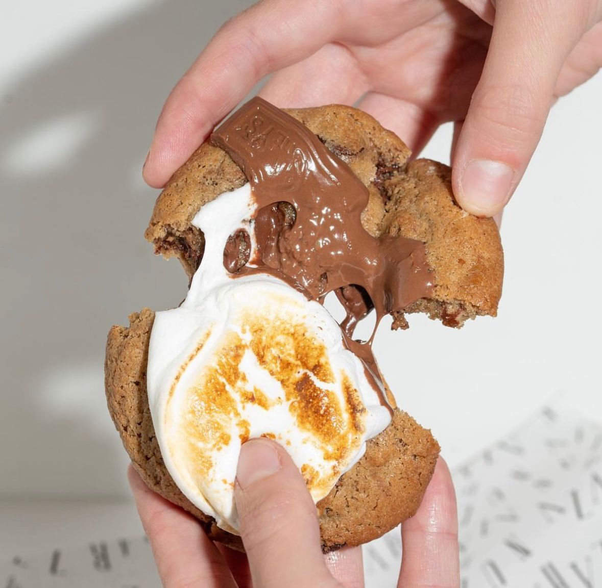 Nuez de Azahar: Imagen de la Fruta Aromática para Recetas, Salud y Decoración